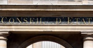 Selon le huffingtonpost.fr Les forces de l'ordre vont pouvoir ficher les convictions politiques, religieuses et syndicales.
