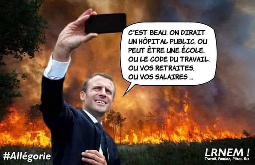 Macron en avant plan d'un pays en feu.